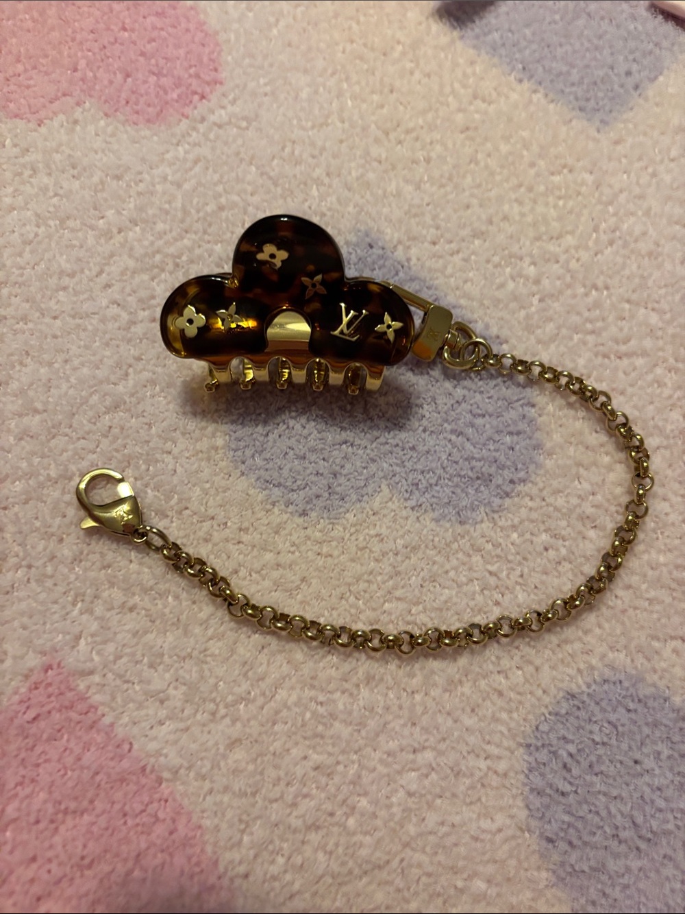 Louis Vuitton tortoiseshell hair clip bag charm- M02911 - Picture 2 of 9